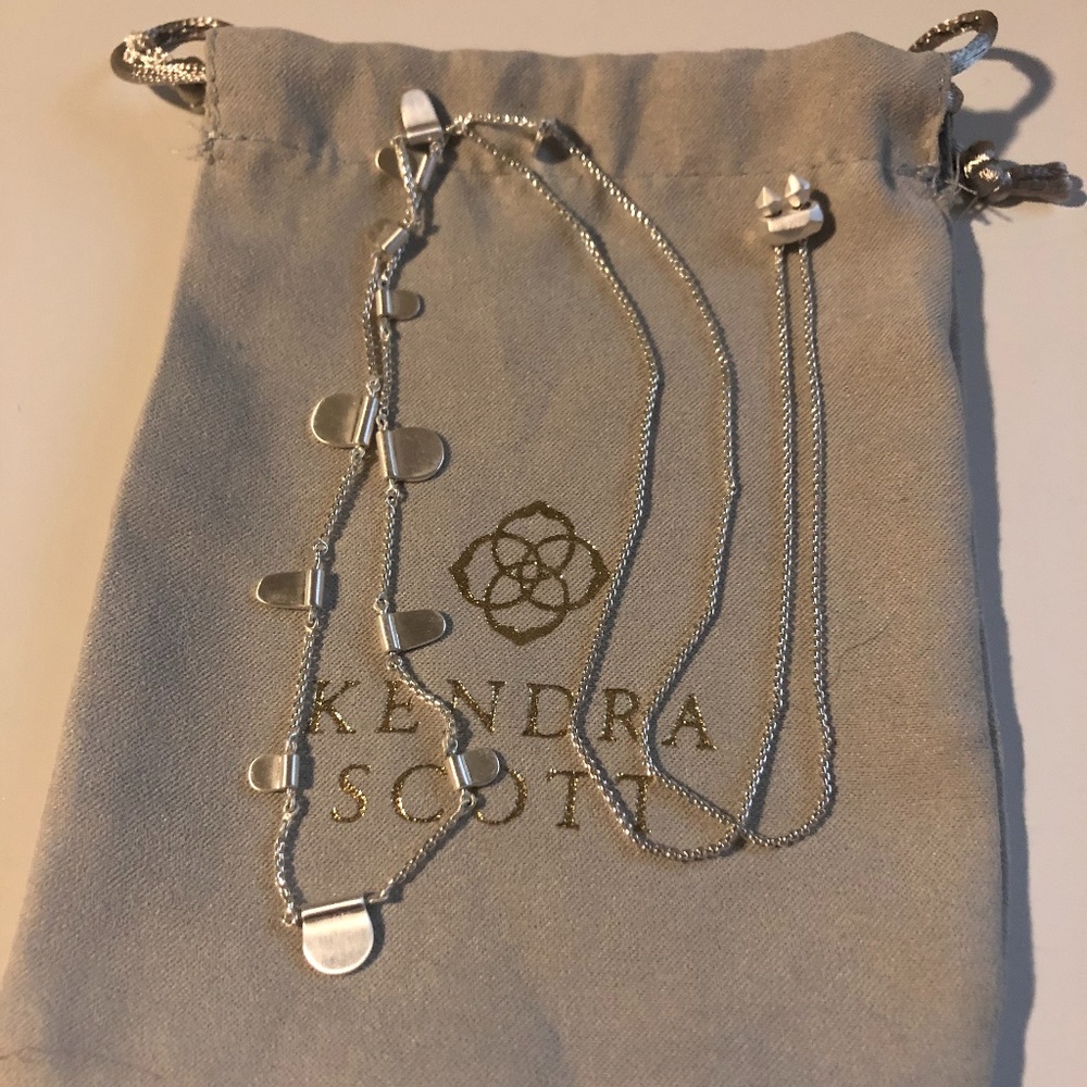 Olive Necklace in Silver - Kendra Scott